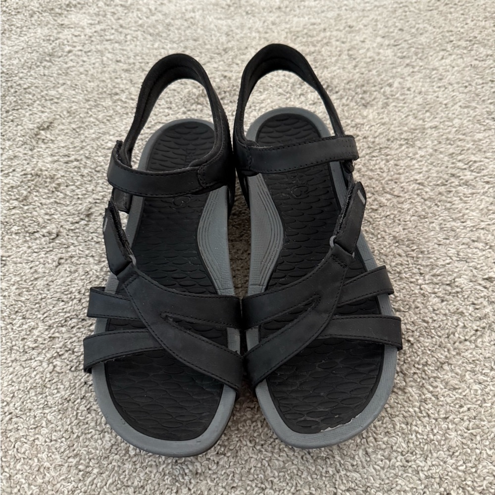 BareTraps Black Strappy Sandals